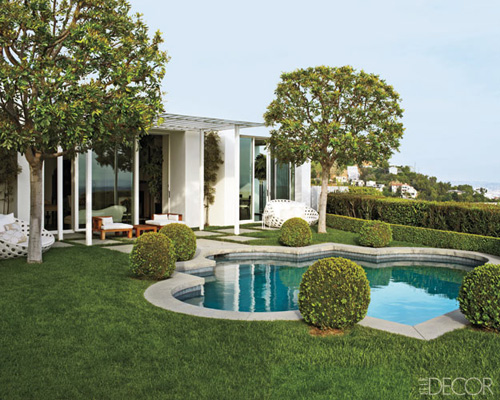 Megan-Mullally-hollywood-homes-ed0910-12 (1)