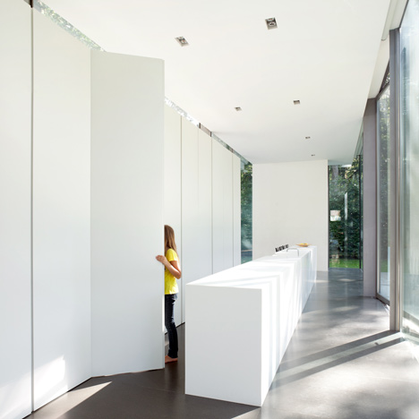 dezeen_Villa-Roces-by-Govaert-Vanhoutte_21